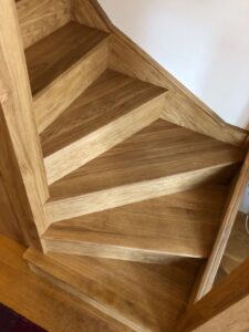 Bromsgrove Oak staircase  turn